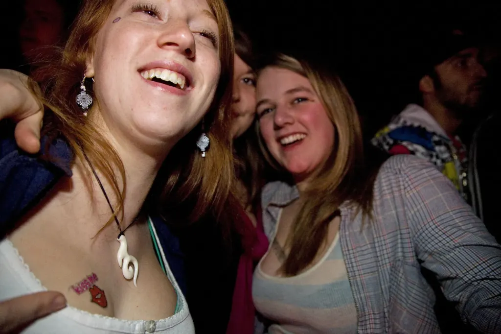 Bloc Weekend 2008 — documentary, event and music photograph in Hemsby-on-Sea, Norfolk, UK, frame 6 of 151.